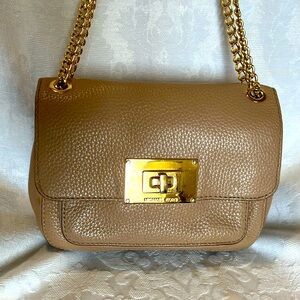 Michael Kors EUC Sloan bag in Taupe